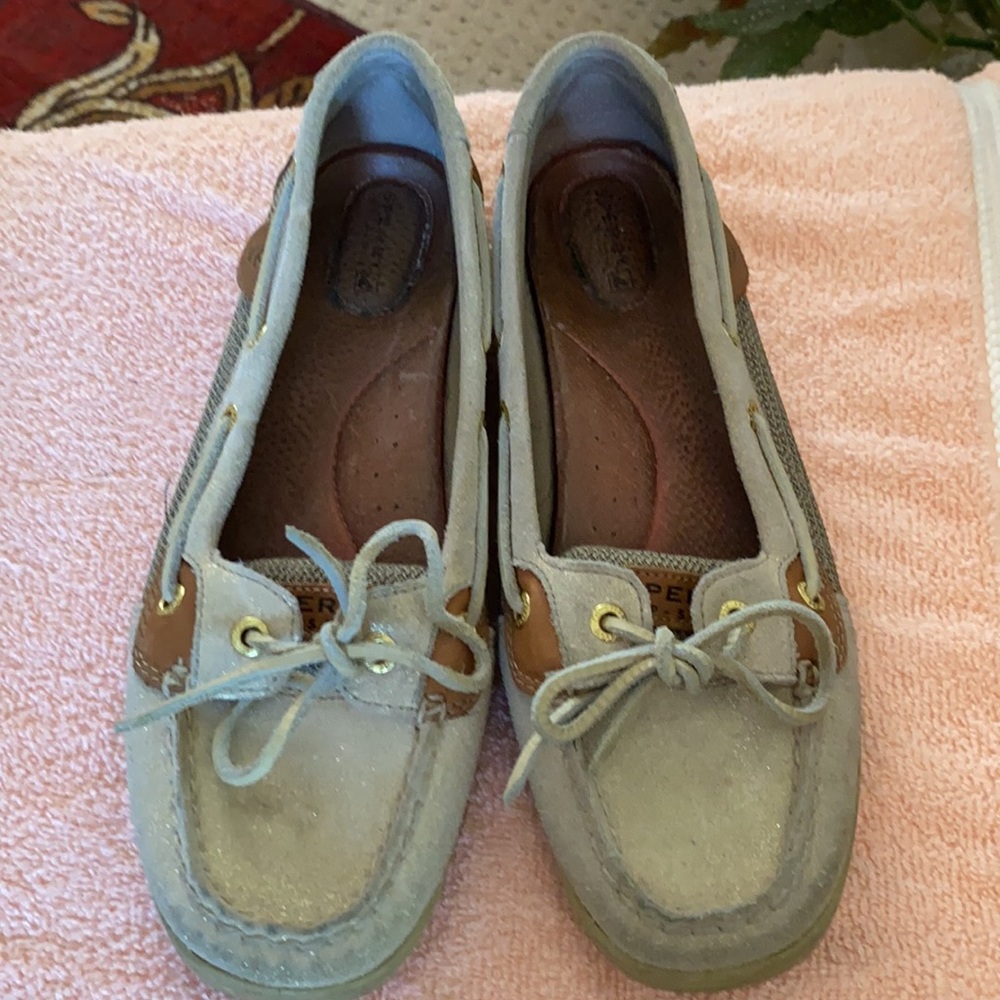 Shoes - Picture 6 of 8
